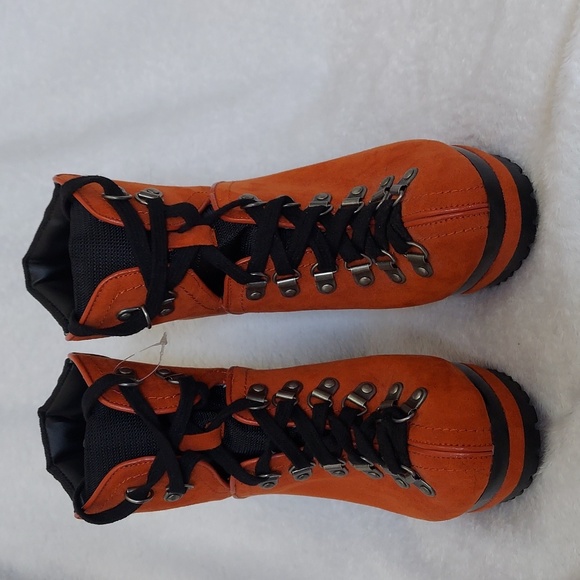 Orange Tread Heeled Platform Construction Boots, Size 7 - Picture 2 of 11